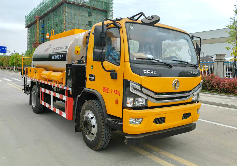 7噸東風(fēng)多利卡智能瀝青灑布車